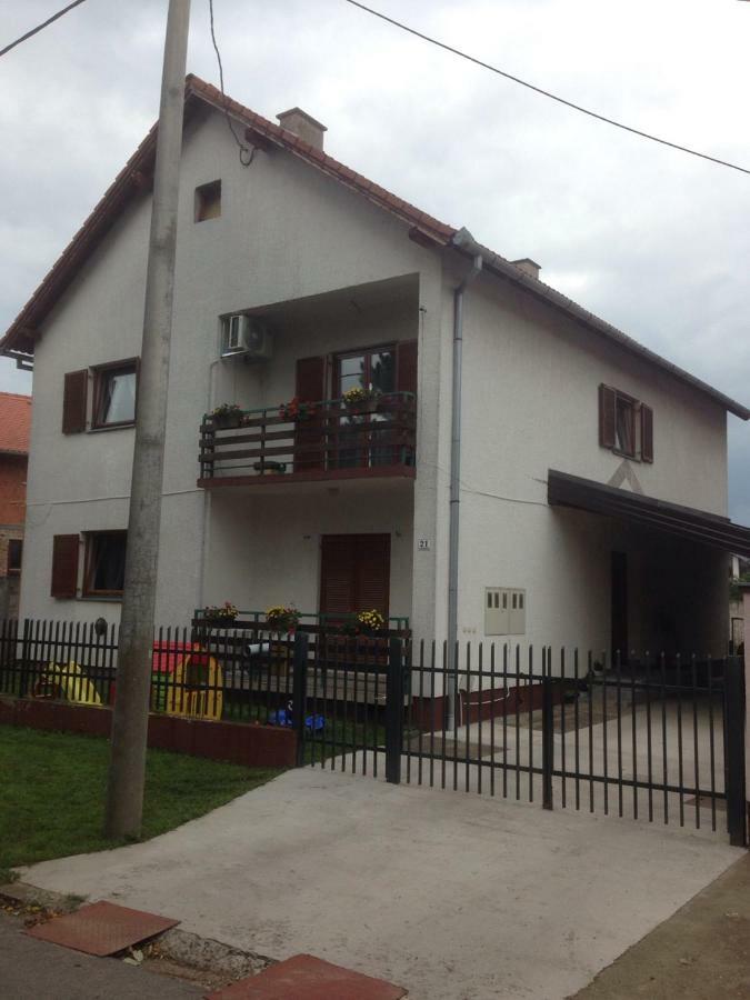 Apartmani Marin Vukovar Bagian luar foto